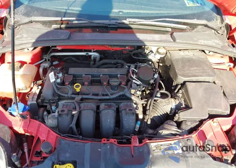 2014 Ford Focus Se z USA, uszkodzony, nr VIN 1FADP3F25EL245153